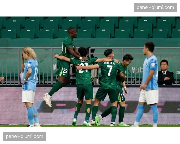 孔特的首秀：马里中场在北京国安的训练场初体验