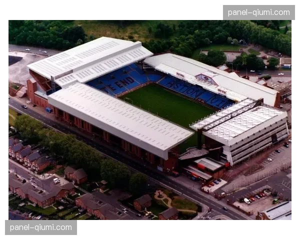 事件通讯：维拉公园球场的夜晚，阿斯顿维拉举行仪式纪念功勋球迷