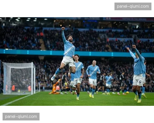 战报：曼城3-1西汉姆联，福登两度利用肋部空当内切得分