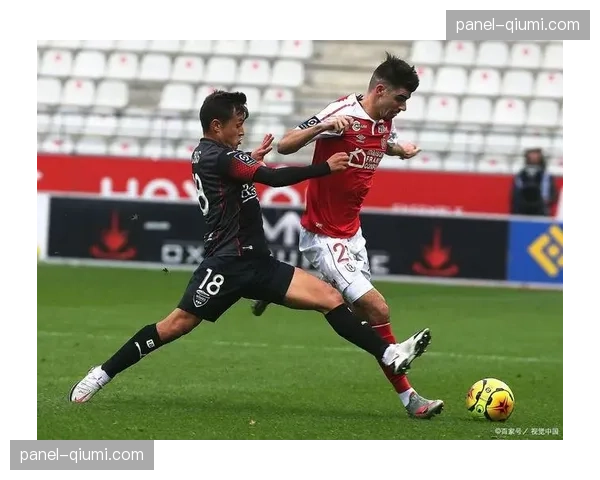 斯特拉斯堡3-2逆转兰斯，巴夸上演梅开二度。